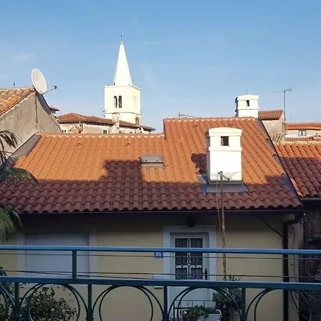 In 15142 * Ловран