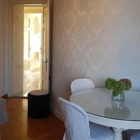 In 15142 Apartament
