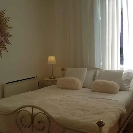 In 15142 Apartament *