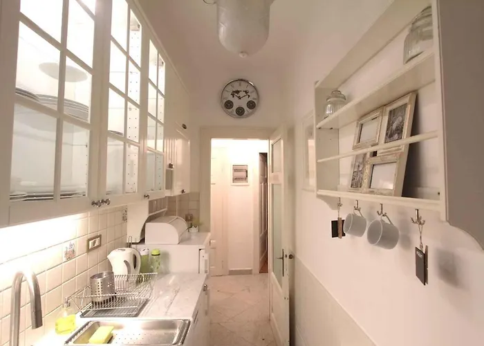 Appartamento In 15142 Laurana